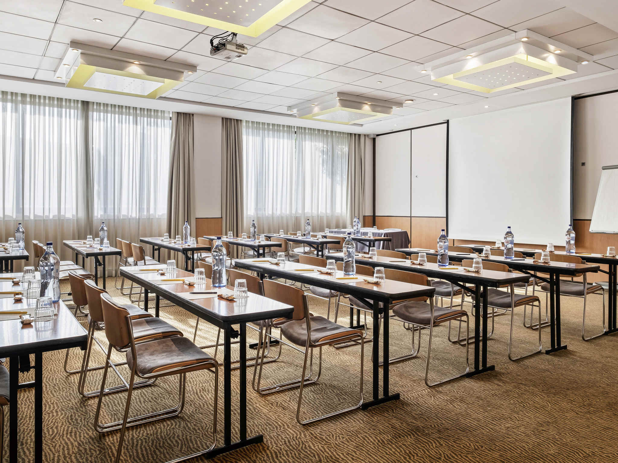 Image of conference 2 novotel